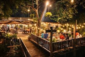 Ike’s Cafe and Grill