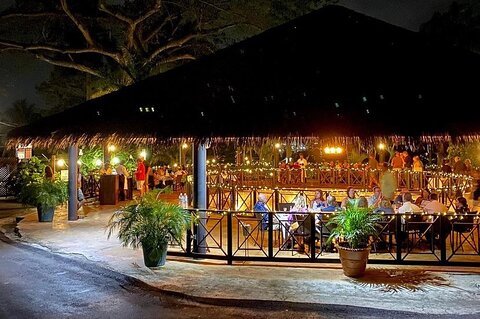 Ike’s Cafe and Grill