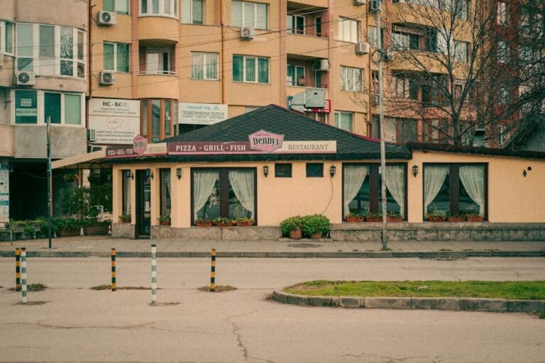 Smokeys Eatery